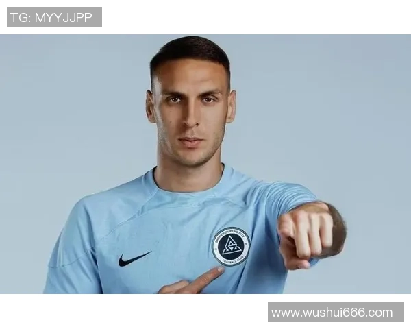 足球球星转型主播那些事盘点影响力与个人魅力的结合之路 足球球星转型主播那些事盘点影响力与个人魅力的结合之路