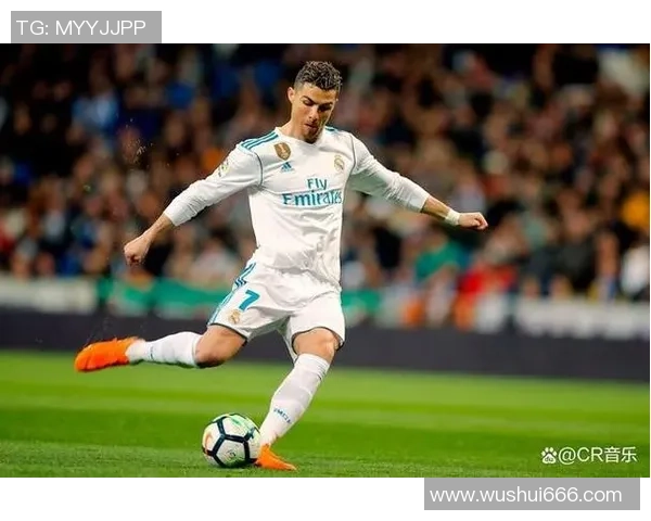 奔跑中爱吐舌头的足球明星展现个性魅力与赛场活力 奔跑中爱吐舌头的足球明星展现个性魅力与赛场活力